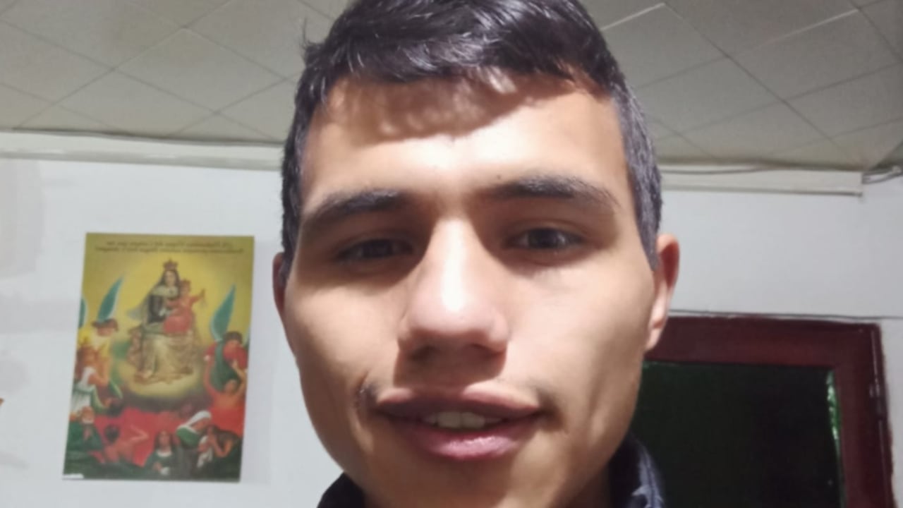 Jonathan Alexánder Tacuma falleció por la gravedad de las heridas que recibió por parte de un vecino en la localidad de Suba en Bogotá. - Foto: Imagen tomada de la cuenta en Twitter: @patrudelanoche