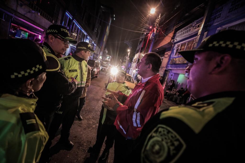 Comando Nocturno obtiene importantes resultados contra el crimen: 625 capturados, 1.827 armas blancas incautadas y 3.070 botellas de licor adulterado