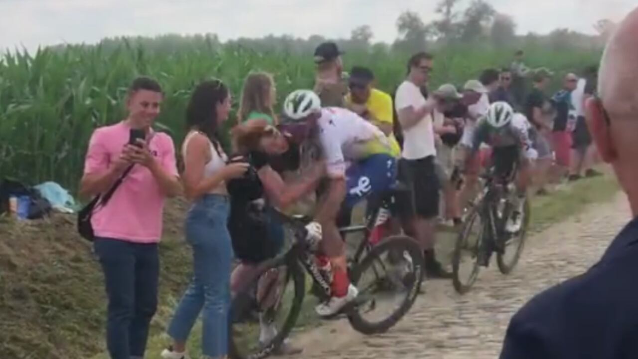 Michael Golg fue el que más sufrió por el duro golpe.