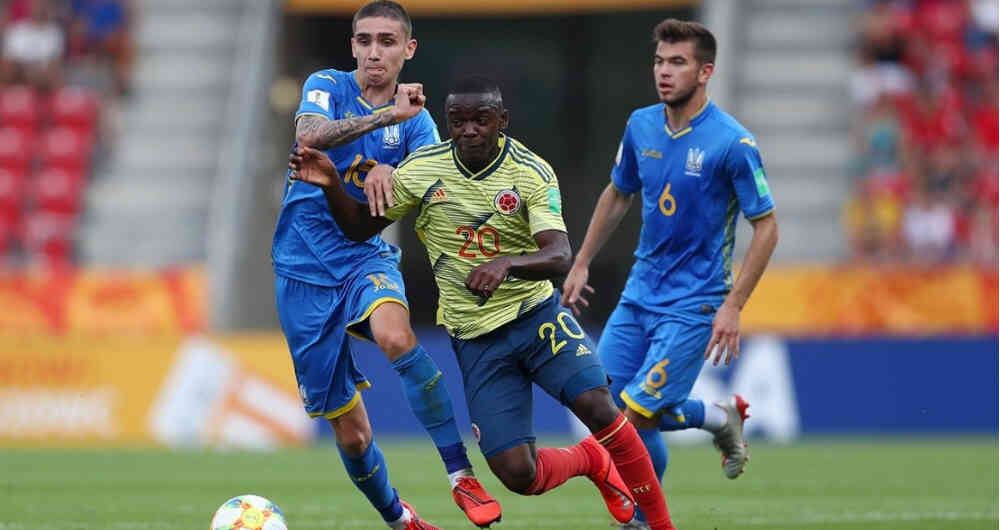 Johan Carbonero, vistiendo la camiseta de la Selección Colombia en 2020.