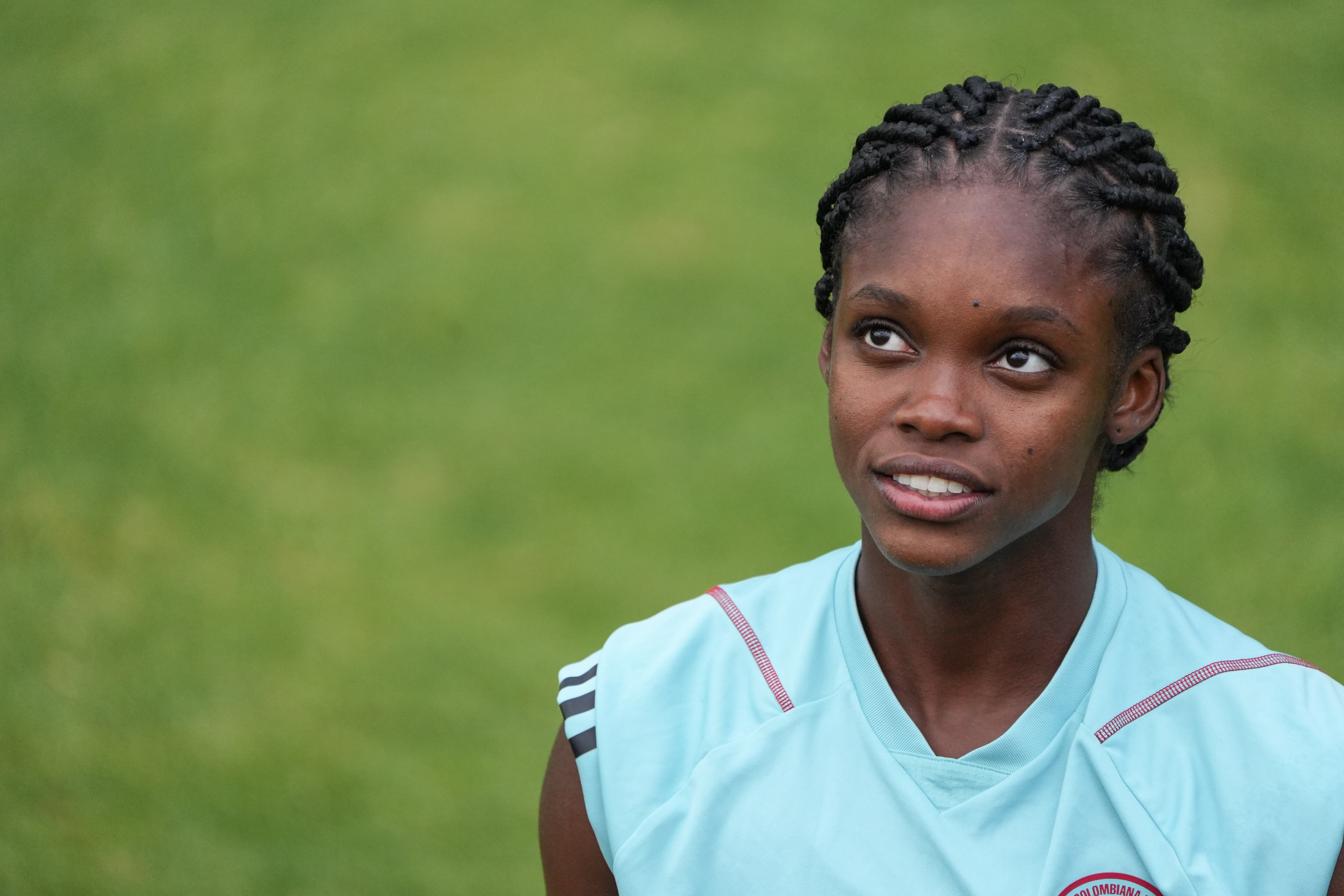 Linda Caicedo tendrá sobre sus hombros la ilusión de todo un país en el Mundial femenino.