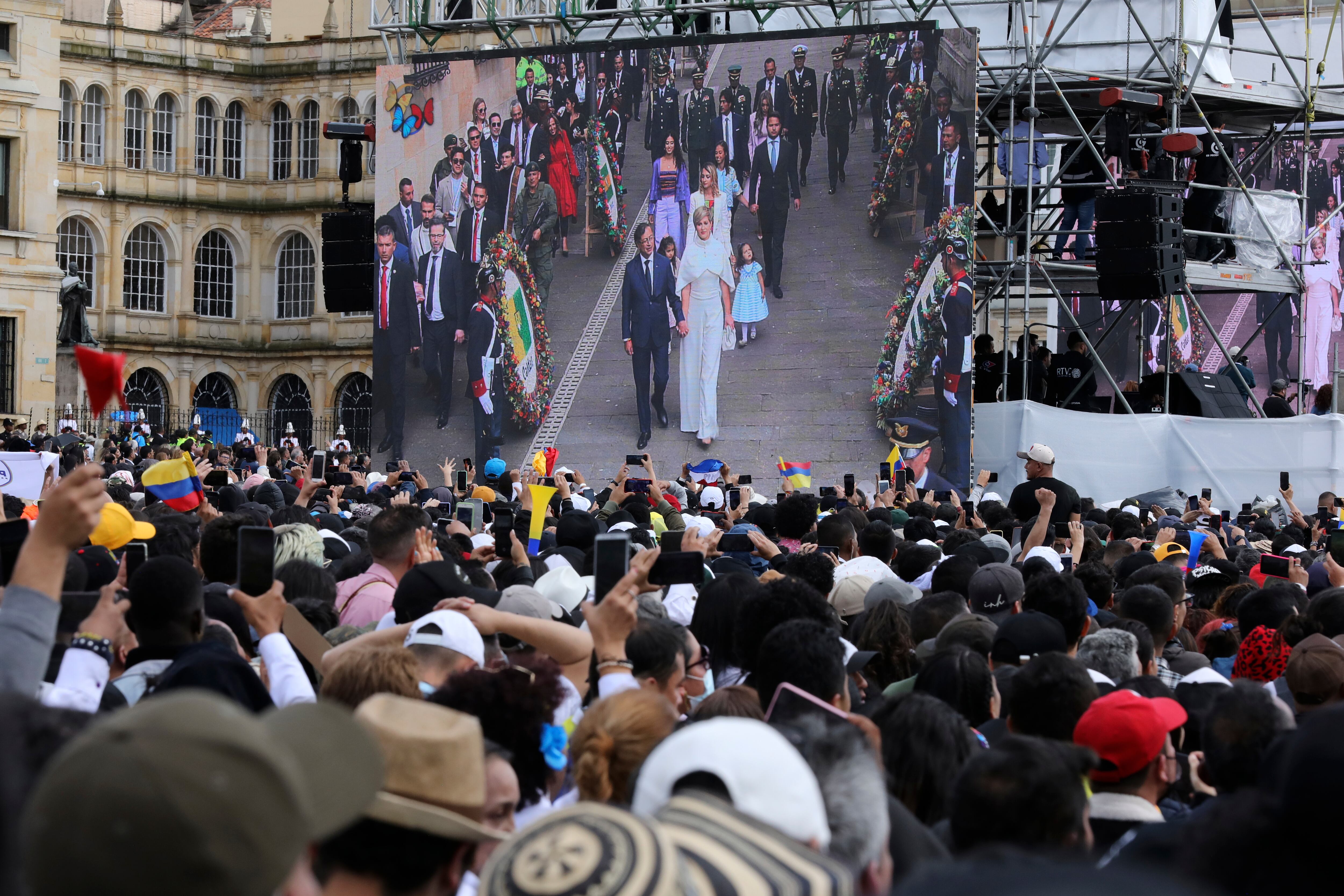 ASPECTOS POSESION PETRO