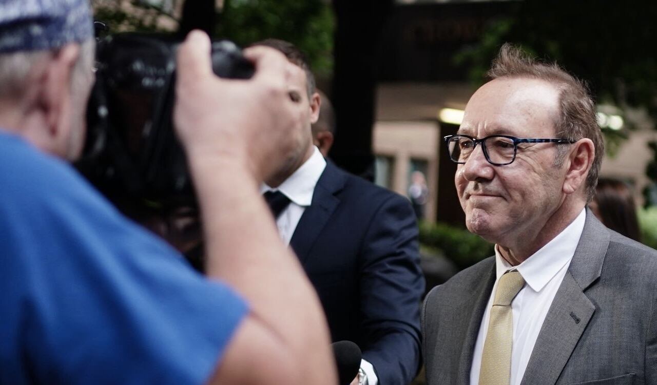 Los medios de comunicación siguen de cerca el caso de Kevin Spacey