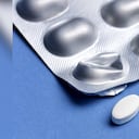 El ibuprofeno es uno de los medicamentos más utilizados para tratar dolores. Foto: Getty images.