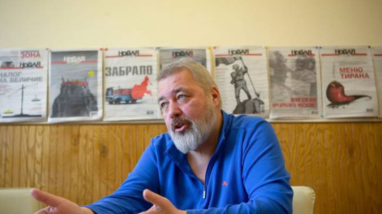 El diario independiente ruso Novaya Gazeta anunció este lunes que suspendió su publicación hasta que termine la intervención en Ucrania, alegando no haber encontrado “otra solución” frente a la “censura militar”