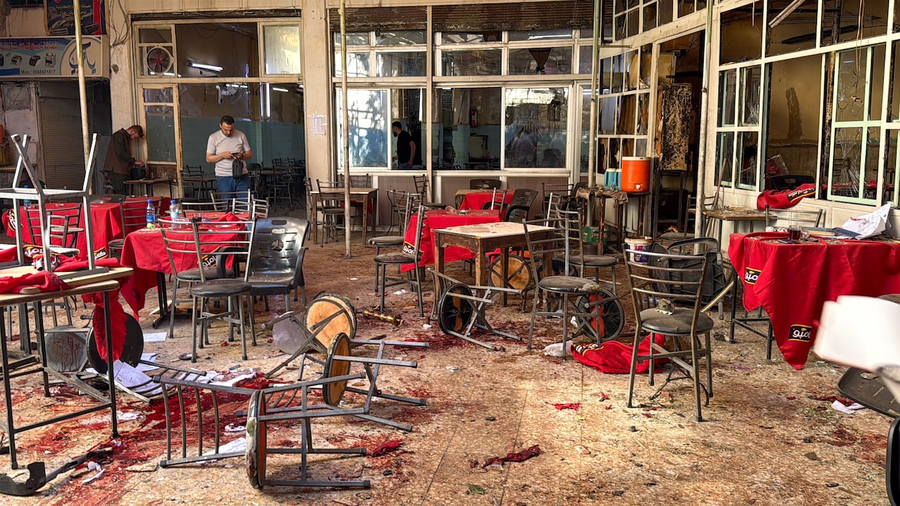 El ataque ocurrió en una concurrida zona cercana al Palacio de Justicia y reavivó la preocupación por la seguridad en la capital siria.