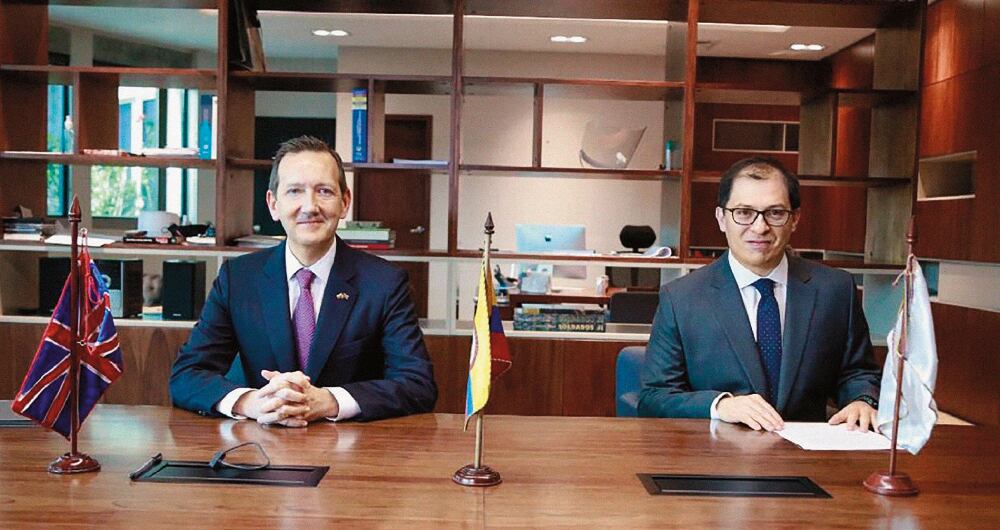 El embajador del Reino Unido, Colin Martin Reynolds, y el fiscal general anunciaron este viernes nuevas estrategias para proteger el medioambiente. 