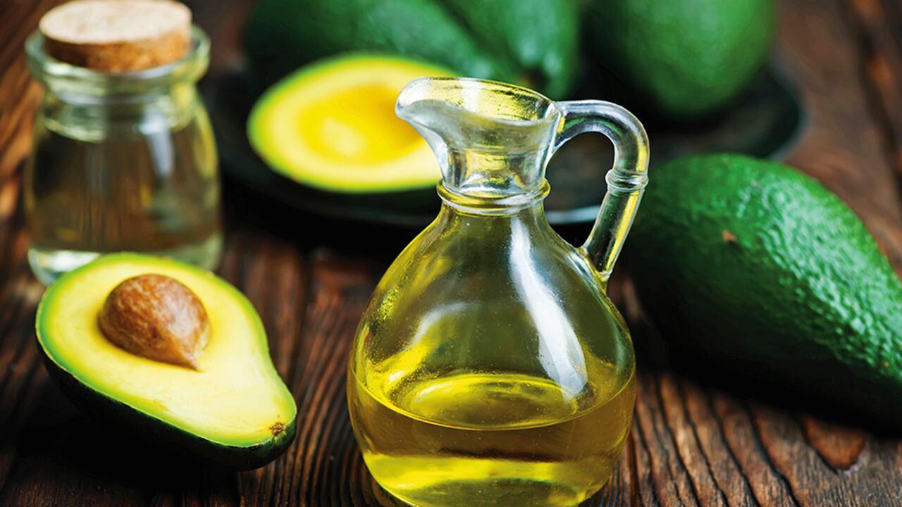 Con el colesterol alto es posible que se formen depósitos grasos en los vasos sanguíneos.