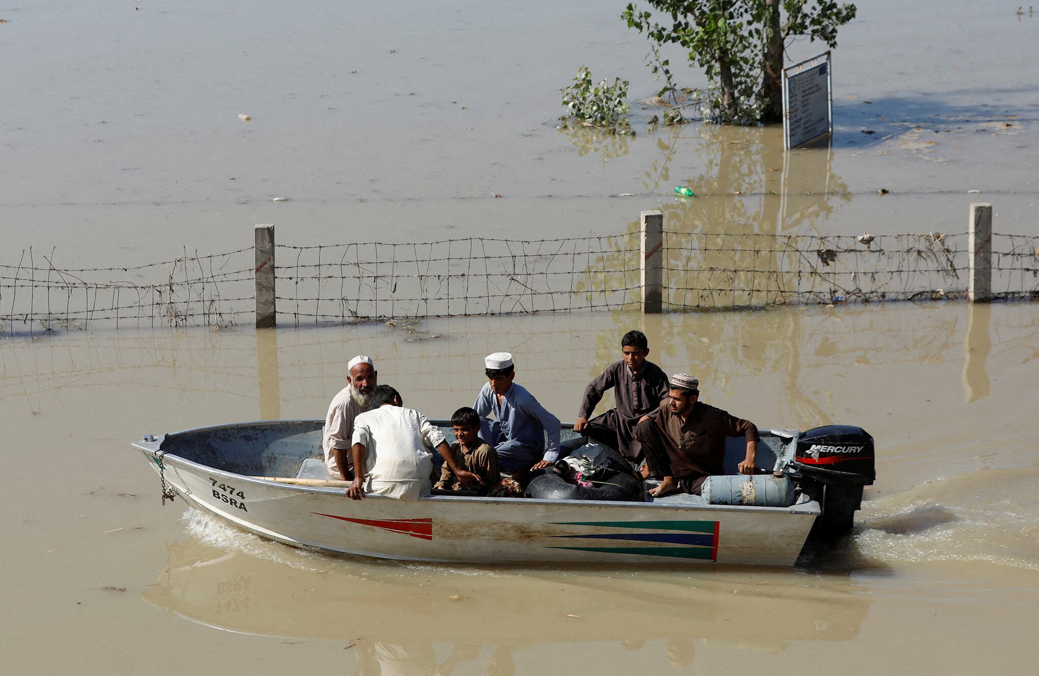En imágenes : Millones de desplazados por las inundaciones en Pakistán causan estragos