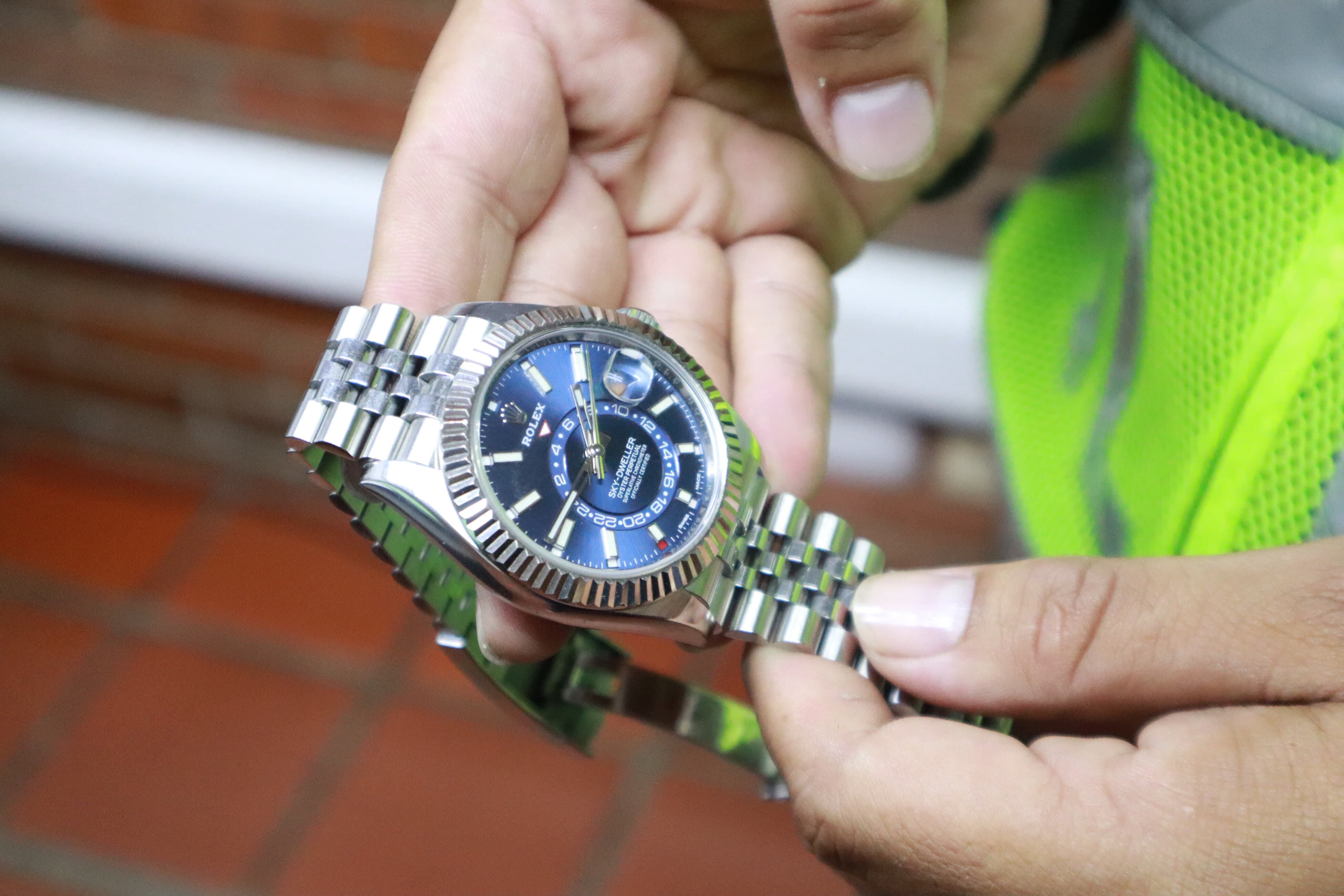 Policías capturaron a tres hombres que hurtaron un reloj Rolex en el sur de Cali