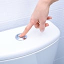 Ante la disminución de las reservas de agua, los habitantes de Bogotá buscan formas inteligentes de conservar este recurso vital.