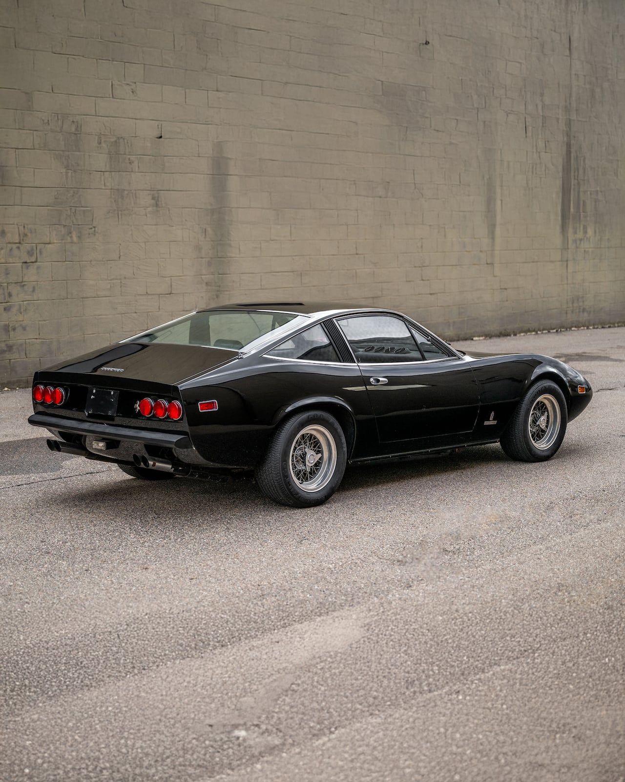 El Ferrari 365 GTC/4 que perteneció a Silvester Stallones será subastado.
