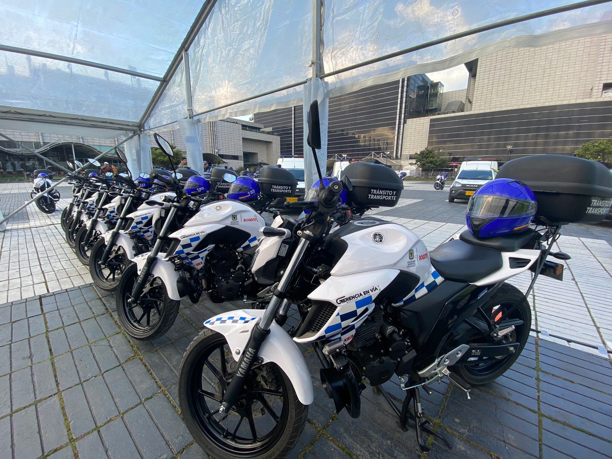 La ciudad adquirió ocho patrullas nuevas de tránsito, que sirven para el transporte de material logístico, para la implementación de los puestos de control y atención de emergencias.