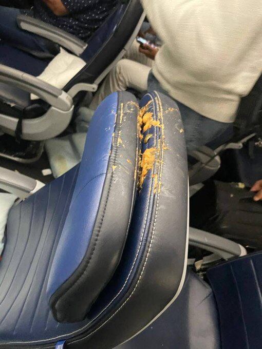 Los pasajeros sufrieron una fuerte turbulencia a las dos horas del vuelo con destino a Washington.