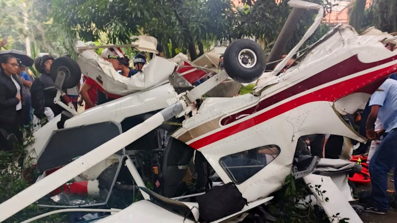 Avión ultraliviano cayó en el sector de Laureles, en Medellín.