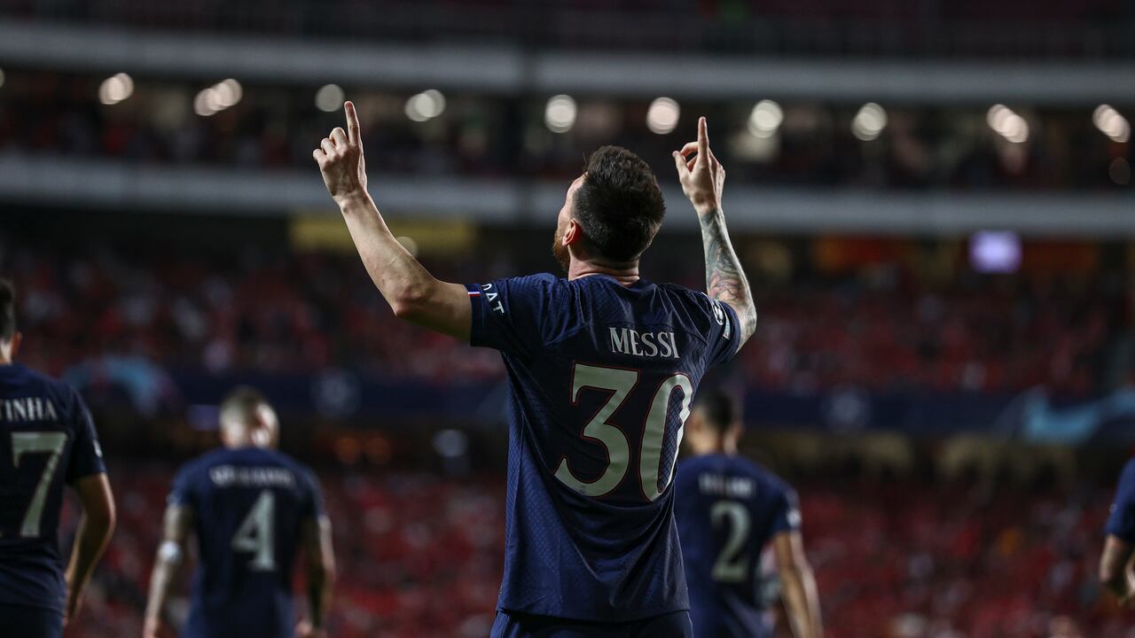 Lionel Messi celebrando su gol en el estadio Da Luz de Lisboa.