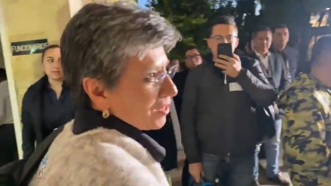 La alcaldesa mayor de Bogotá, Claudia López, arribando a la Casa de Nariño este miércoles 25 de enero.