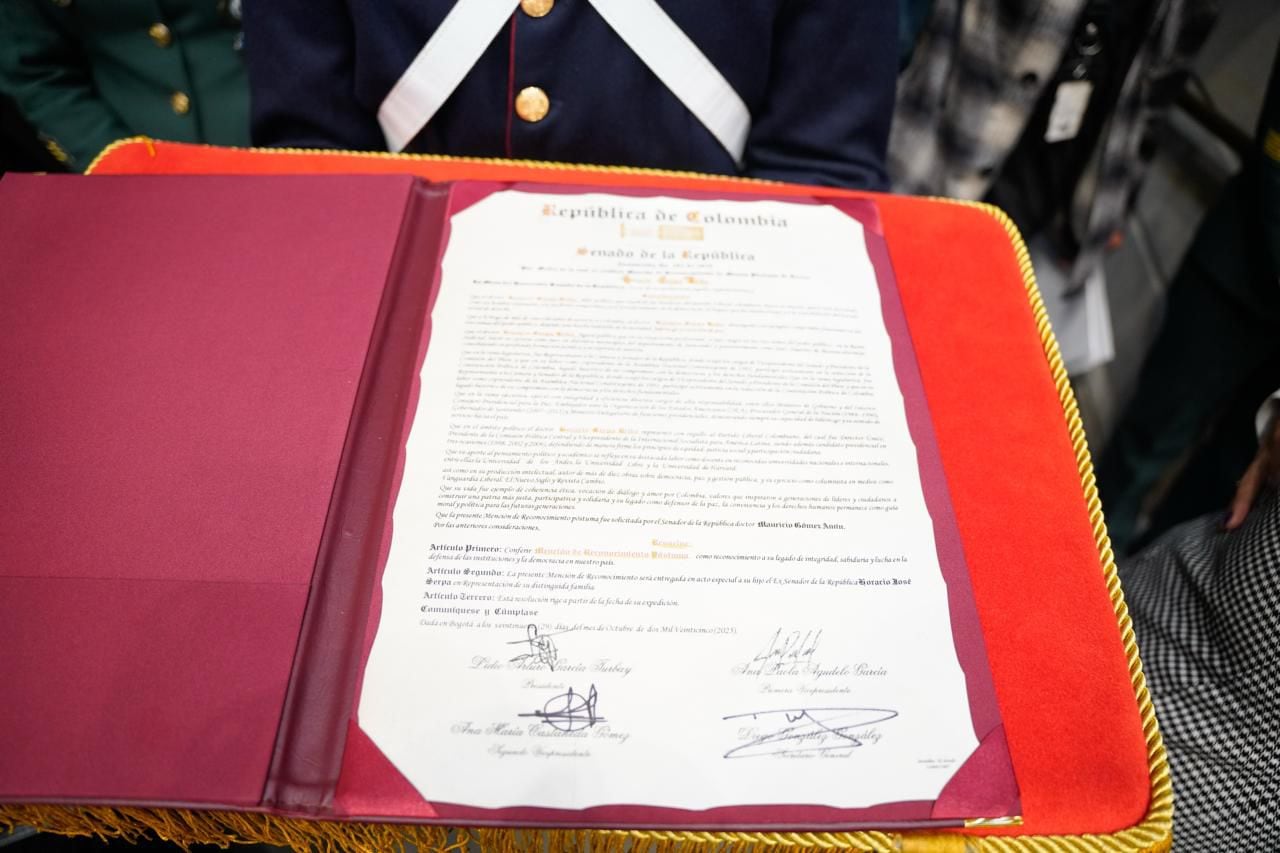 Homenaje póstumo a Horacio Serpa Uribe