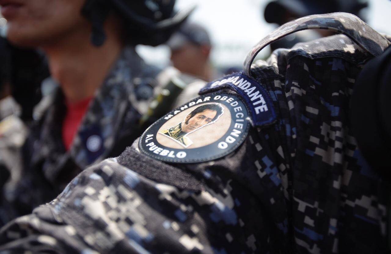Cuatro militares venezolanos abandonaron la filas del ejército fiel al régimen de Nicolás Maduro y juraron lealtad al presidente encargado Juan Guaidó.  foto: Diana Rey Melo