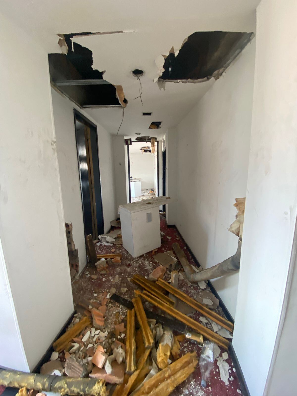 Imágenes del vandalismo en edificio Bacatá