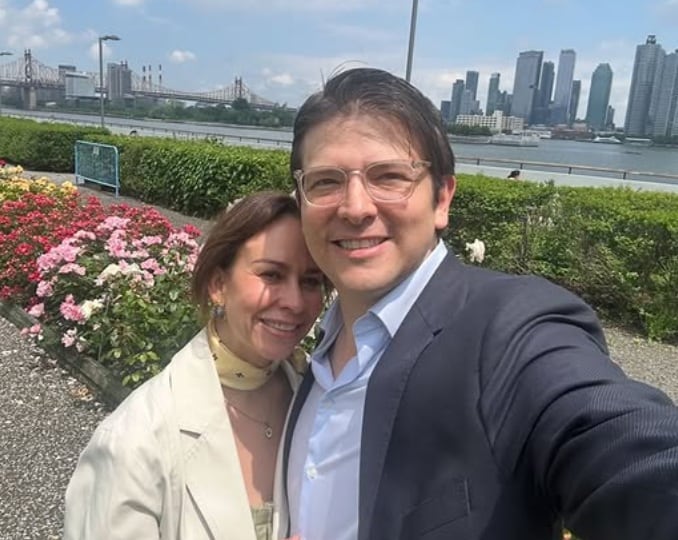 Miguel Uribe Turbay y su esposa María Claudia Tarazona participan en los diferentes eventos políticos donde el dirigente participa como congresista y representante del Centro Democrático.