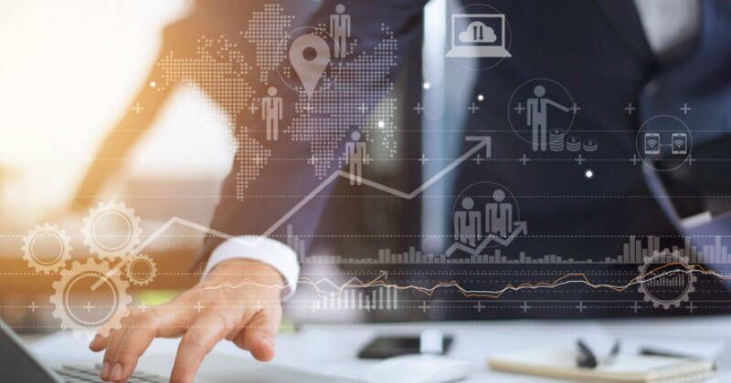 Los abogados corporativos también asesoran a sus clientes en nuevos negocios o en su listamiento en Bolsa. iStock