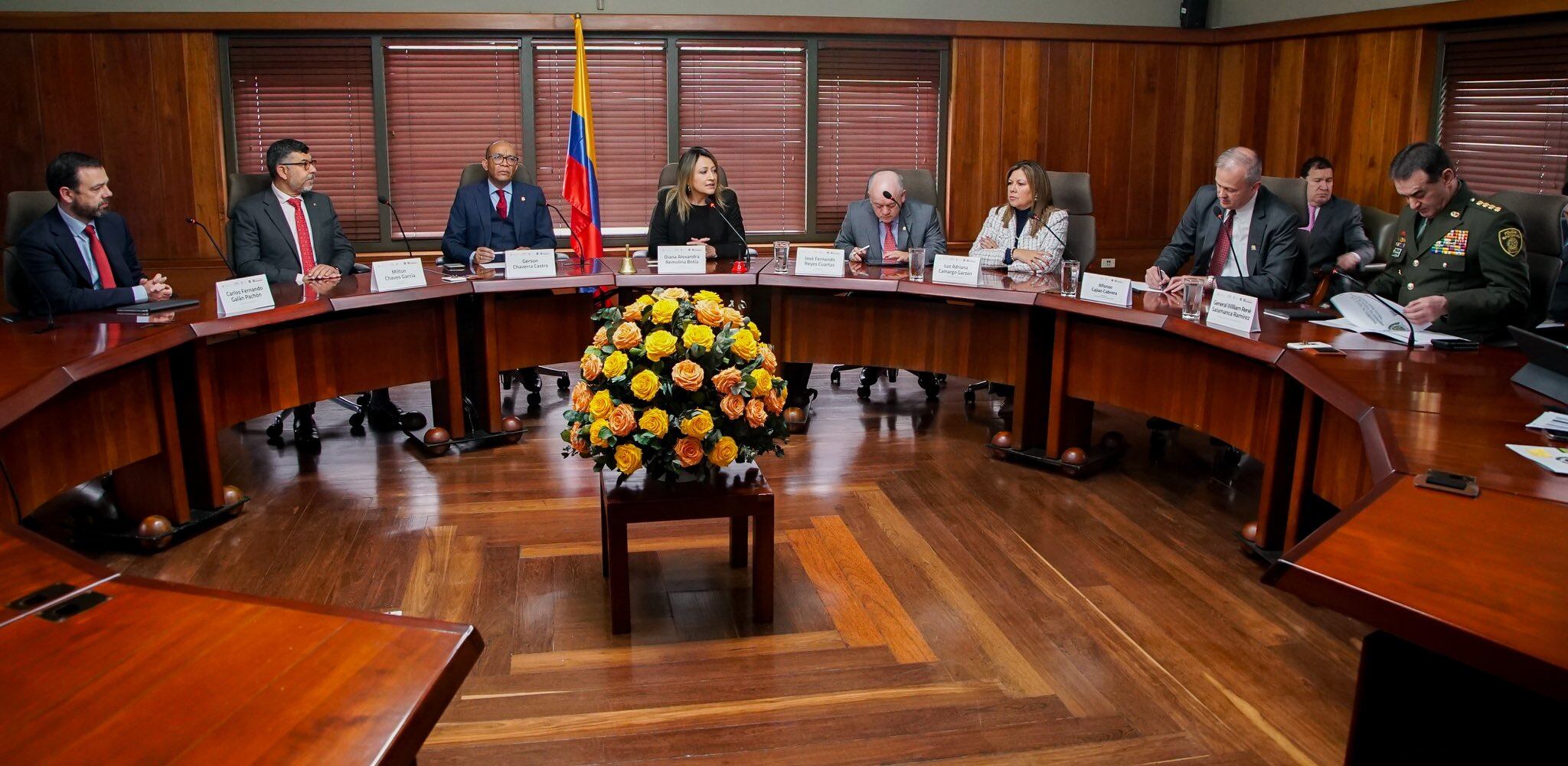Reunión de los presidentes de las altas cortes, la Fiscal General, el director de la Policía Nacional y el alcalde de Bogotá.