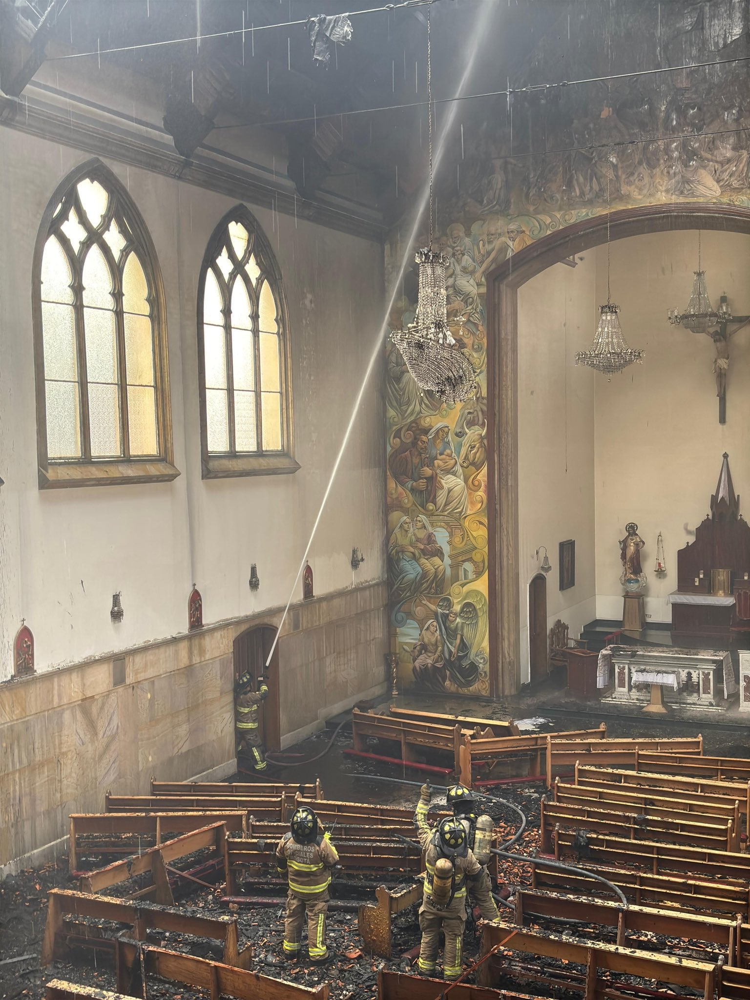 Incendio en la capilla de la Universidad Católica de Bogotá