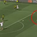 Jugada de Wilmar Roldán.