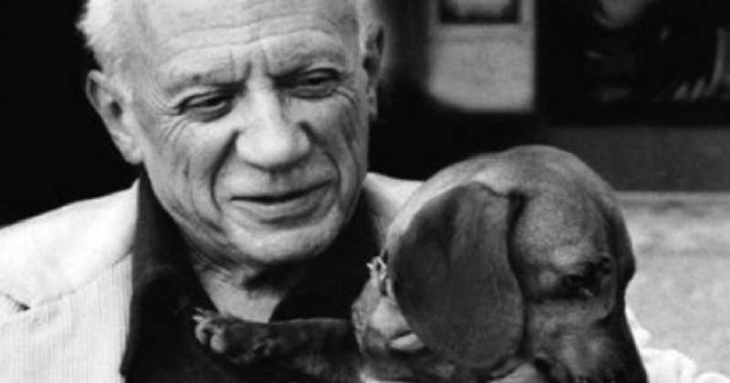 Picasso fue un artista total, dispuesto a poner patas arriba la historia del arte, pero amante también del dinero y la celebridad.