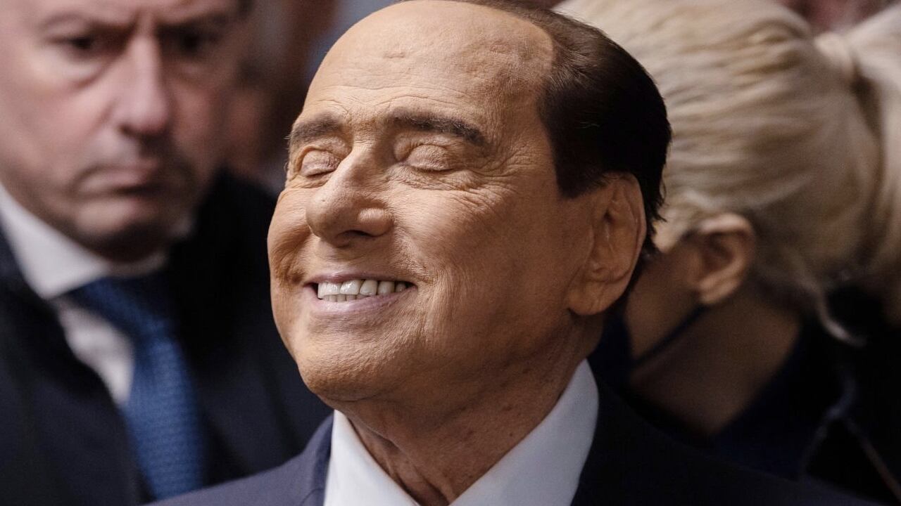 Silvio Berlusconi fue ingresado a la unidad de cuidados intensivos por cuenta de un problema cardiaco.