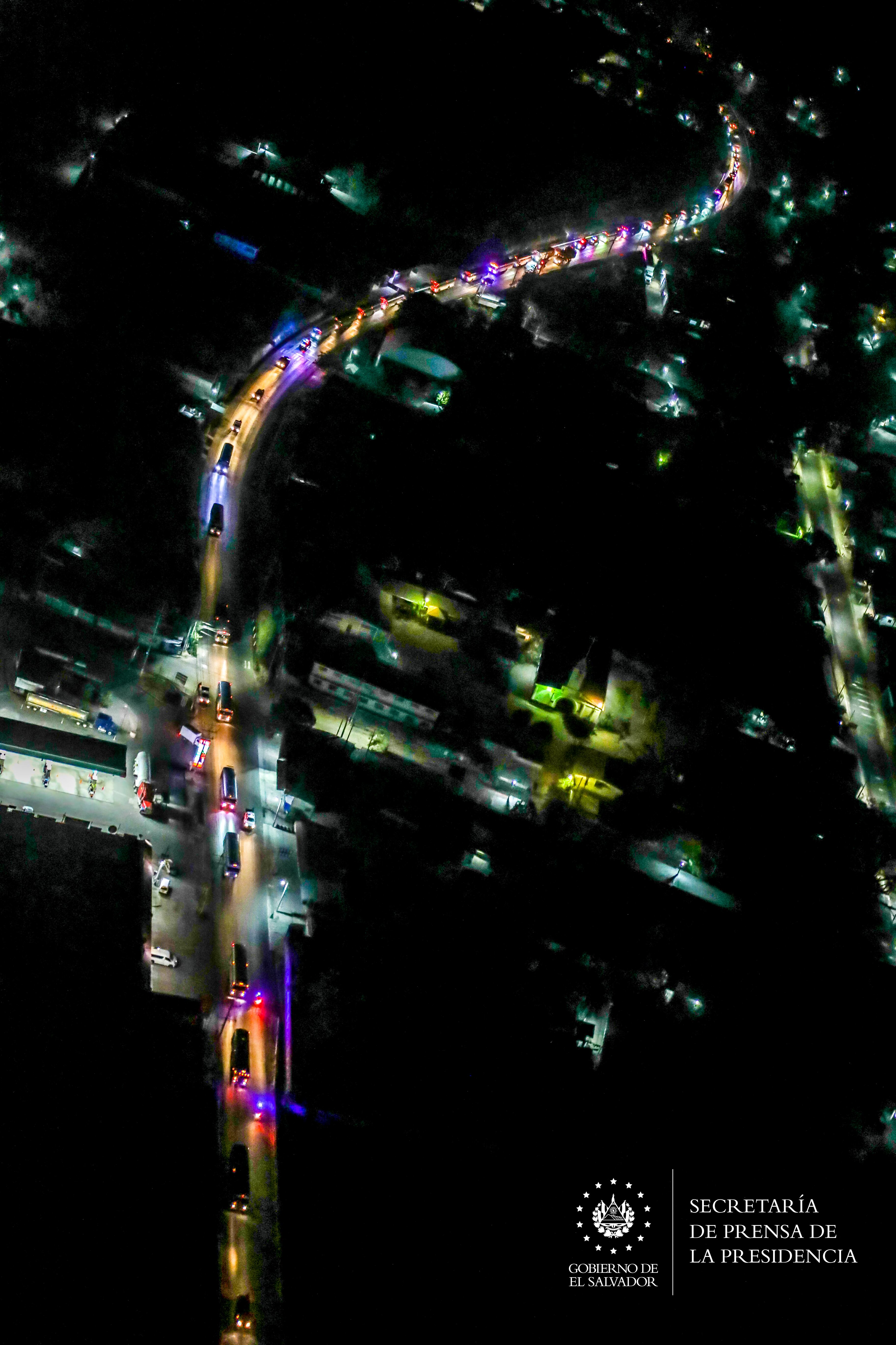 Así fue el operativo de traslado de presos a la super cárcel de El Salvador