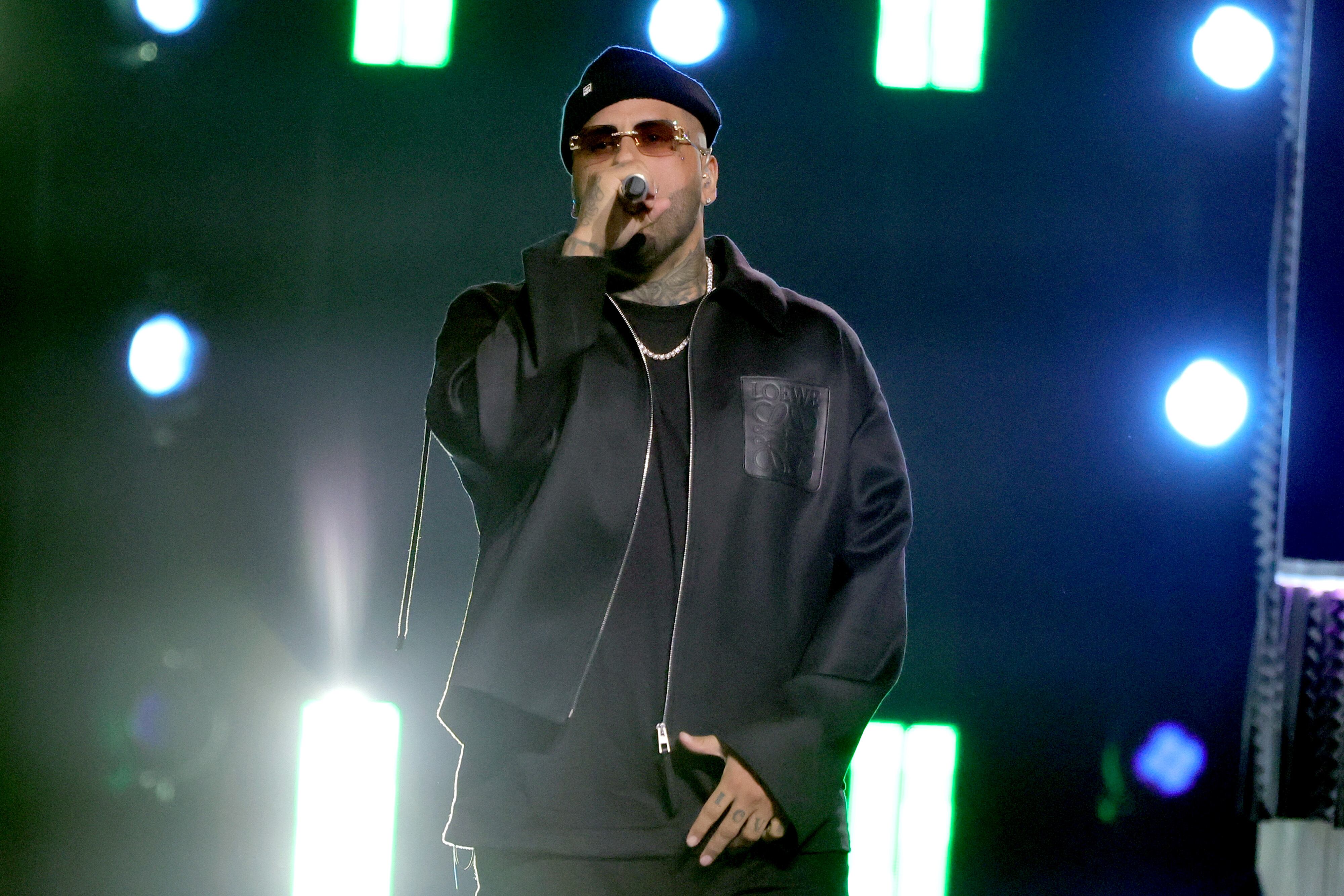 Nicky Jam se presenta en el escenario durante la 23.a Entrega Anual del Latin GRAMMY en el Michelob ULTRA Arena el 17 de noviembre de 2022 en Las Vegas, Nevada. (Foto de Ethan Miller/Getty Images)