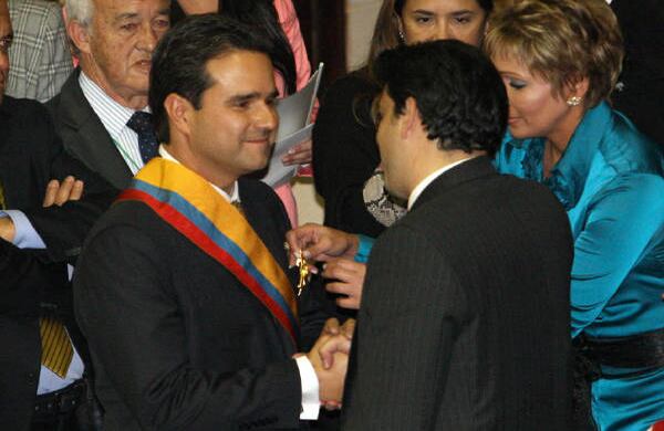 Posada y Gaviria: El traspaso del poder. 