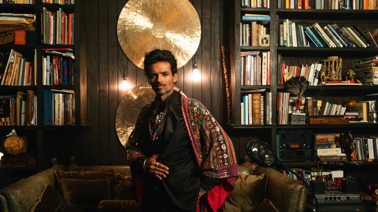 Como muy pocos artistas, Draco Rosa toca lo más oscuro y lo más luminoso del ser con sus canciones.