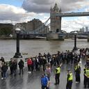 Multitudinaria fila para ingresar a ver féretro de la reina