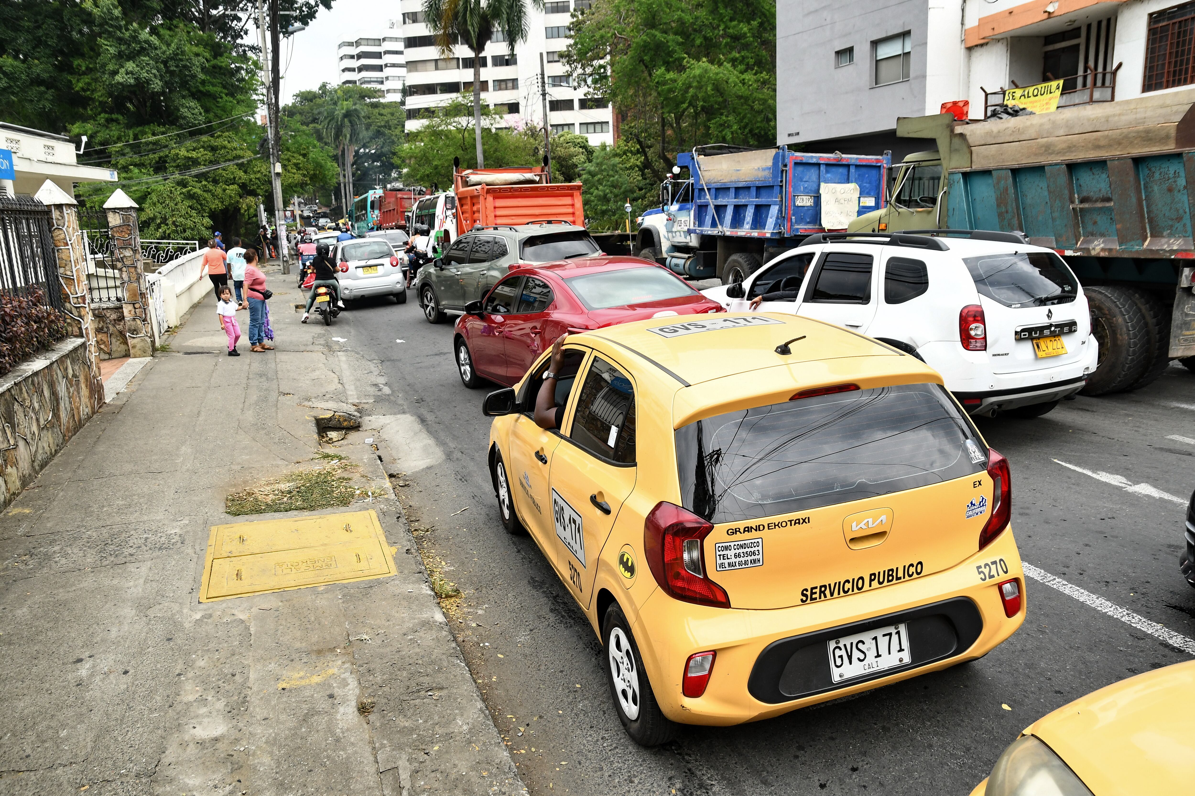 Bloqueos por paro camionero, bloqueo en la portada al mar.
