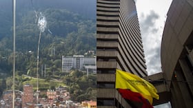 El rastro del impacto de la bala quedó en una ventana del piso 26 de la sede principal de la Procuraduría, en Bogotá.