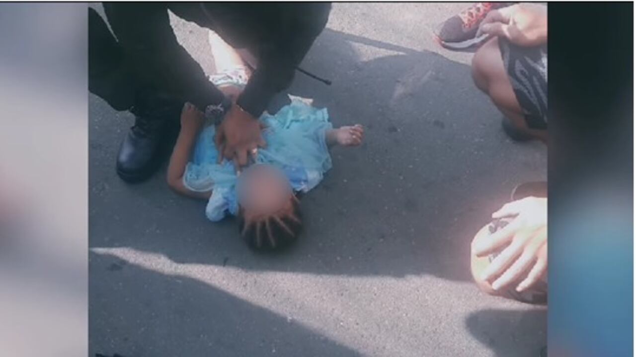 La pequeña sufrió un episodio convulsivo mientras jugaba con sus primos.