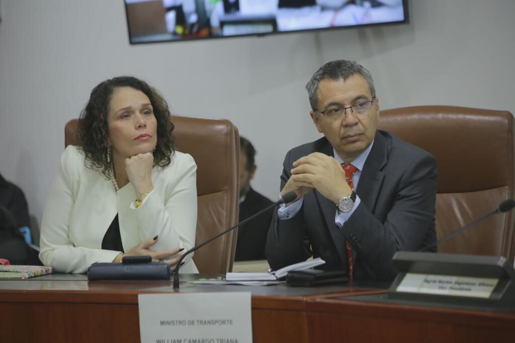 Ley ferroviaria se aprobó en primer debate.