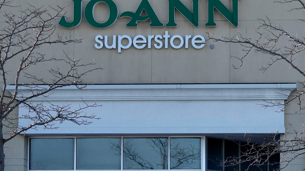 La marca cerrará 440 tiendas en Estados Unidos.