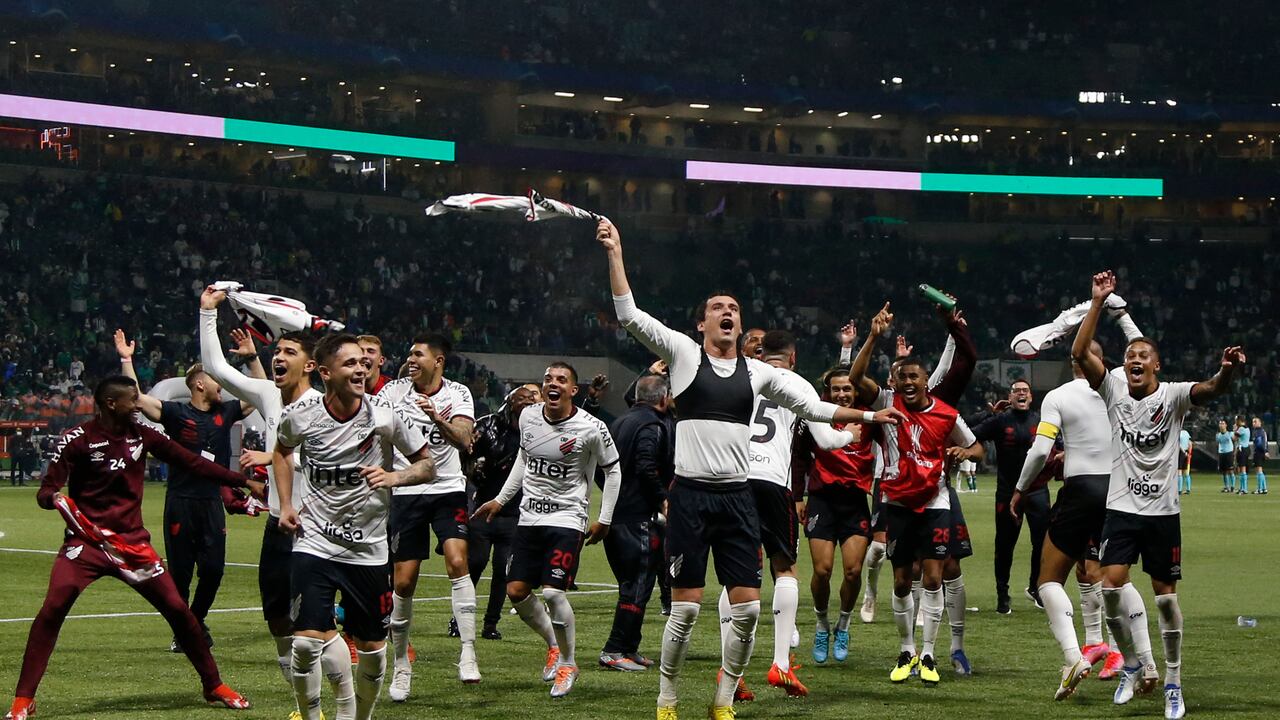 Athletico Paraense venció a Palmeiras con un global de 3 a 2. (Photo by Miguel Schincariol / AFP)