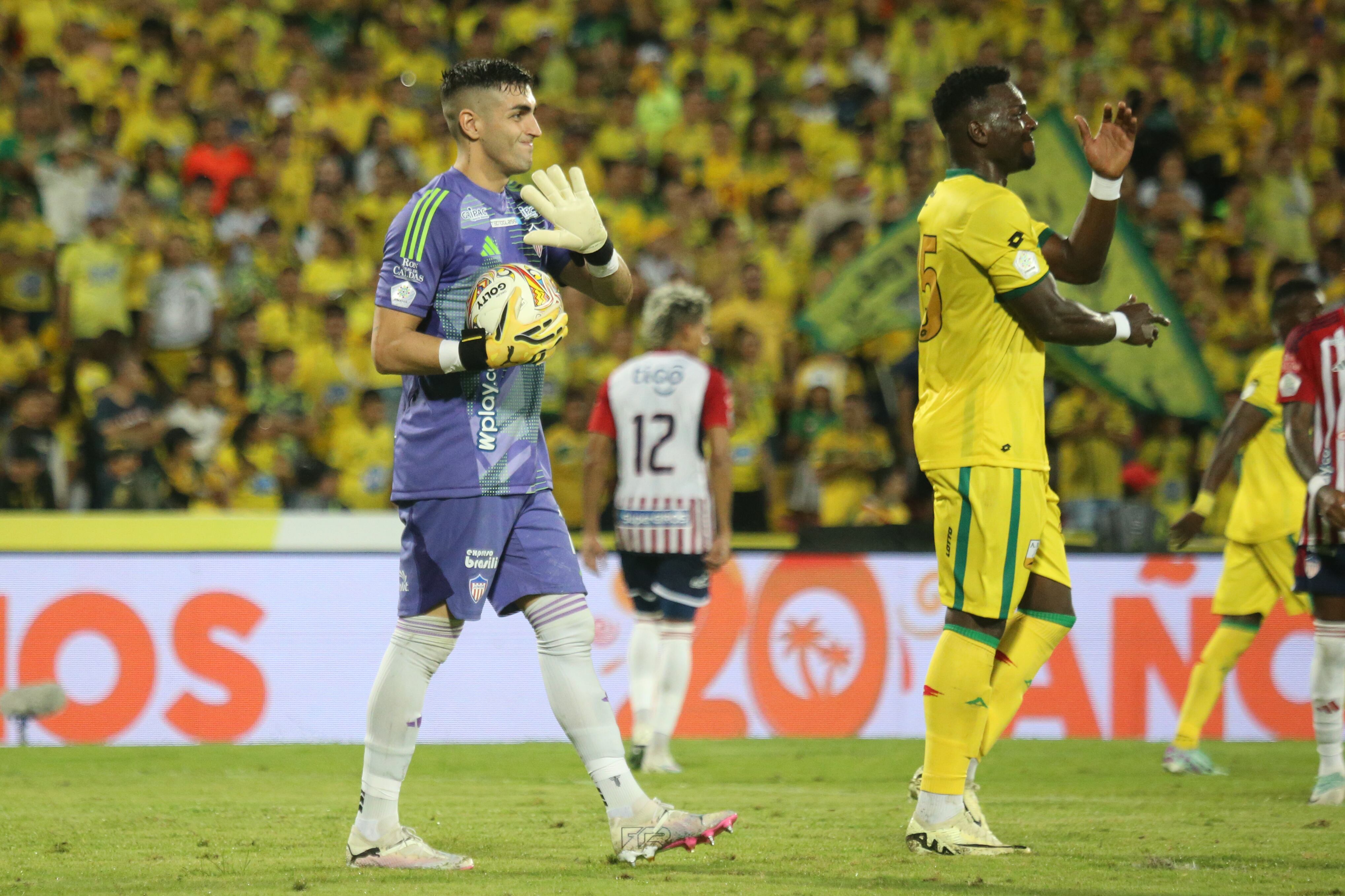Bucaramanga. Mayo 11 de 2024. En el estadio Alfonso López, el Atlético Bucaramanga recibe al Junior de Barranquilla, en un juego válido por la segunda fecha de los cuadrangulares en el Grupo A de la primera Liga Betplay del año. (Colprensa - Jaime Moreno)
