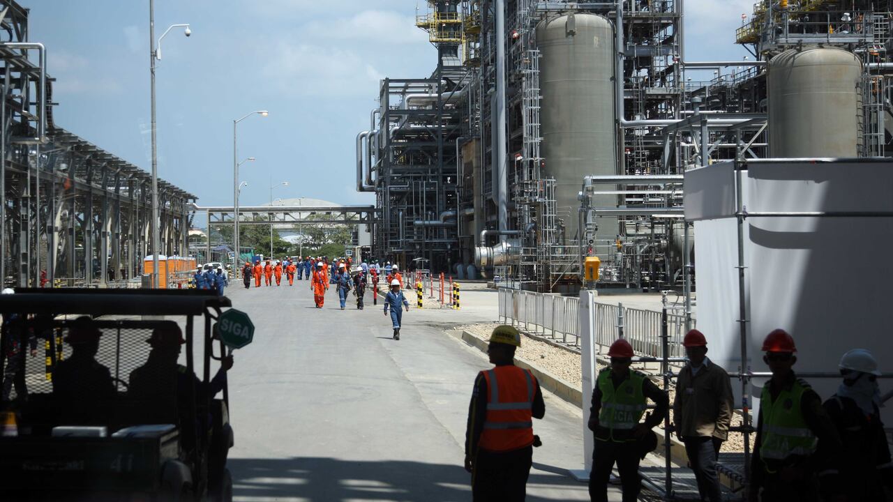 Cincuenta y dos trabajadoras de la Refinería de Cartagena (Reficar) firmaron este jueves una enérgica nota de protesta.