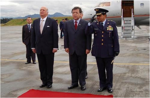 Los invitados especiales fueron recibidos con honores por el gobierno colombiano.