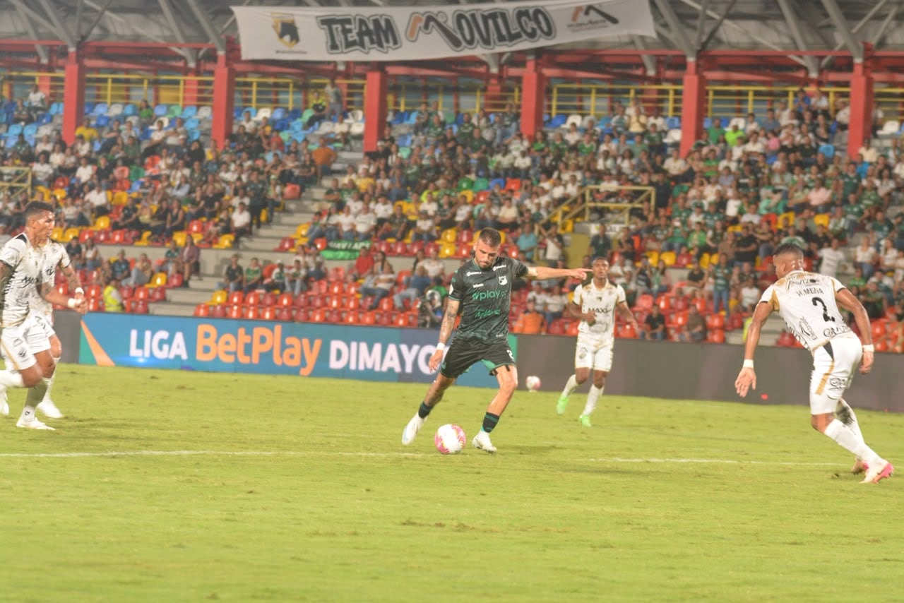Stiven Rodríguez, delantero del Deportivo Cali, en el partido ante Llaneros