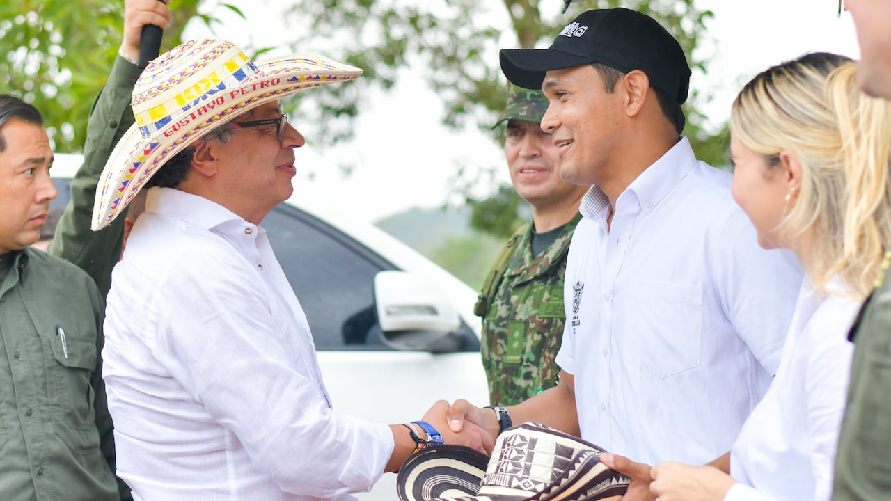 Alcalde de Tierralta junto al presidente Gustavo Petro.