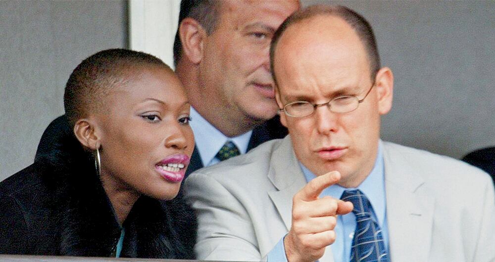 Alberto tiene dos hijos ilegítimos ya reconocidos: Jazmín Grace y Alexandre. Precisamente un hecho que aumentó las habladurías en el principado fue que invitara a su examante Nicole Coste a los eventos más tradicionales del principado: el Baile de la Rosa, al que fue con su hijo Alexandre, y al Grand Prix.