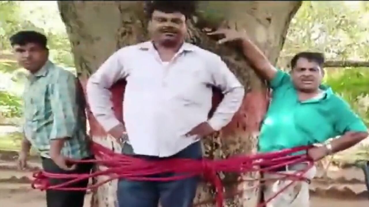 La medida 'represiva' fue adoptada por los estudiantes en contra del profesor, luego de saber que este los había reprobado.