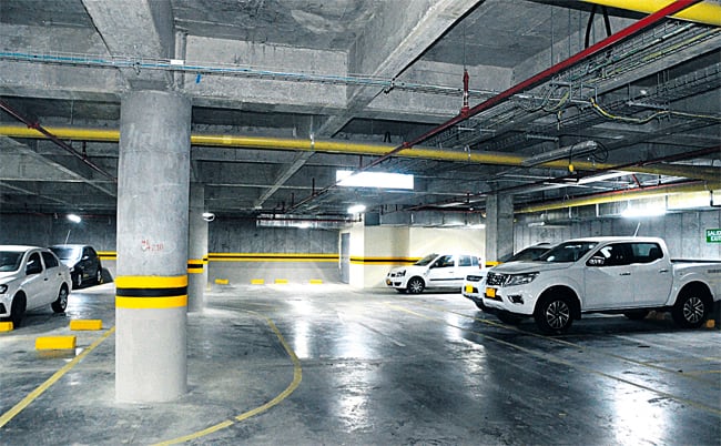 Ministerio de Vivienda emitió un concepto técnico para aclarar el uso de parqueaderos destinados a visitantes en conjuntos residenciales.